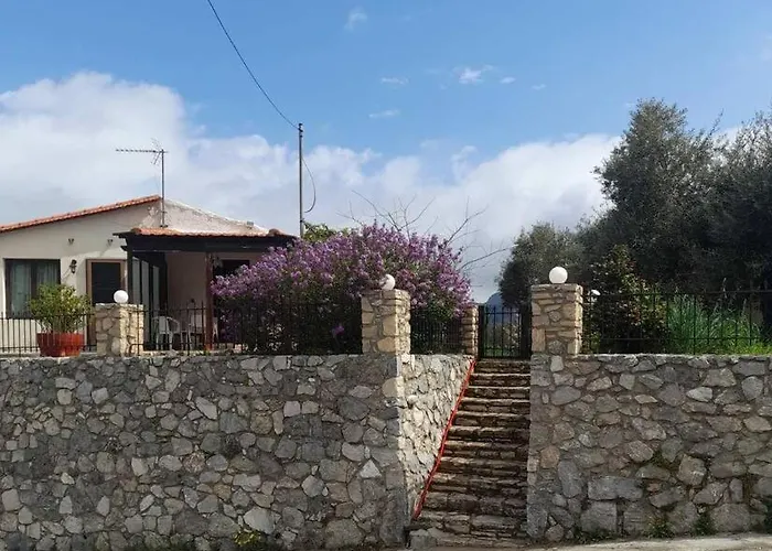 Το Σπιτάκι Στη Μουρνέ